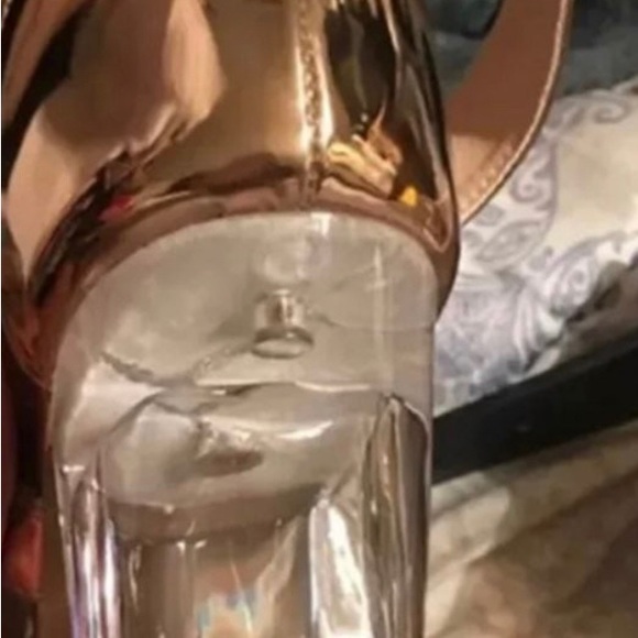 Heels - Picture 3 of 3